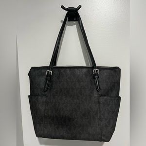 Michael Kors Jet Set Tote